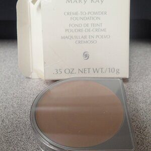 Mary Kay Creme to P Owder Foudnation Ivory .5